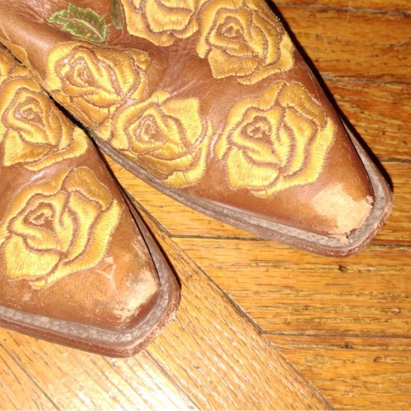 Corral Brown Leather Western Boots with Yellow Rose Embroidery - Picture 6 of 6